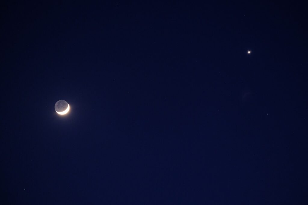 Koniunkcja Jowisza i Wenus: spójrz na wieczorne niebo!