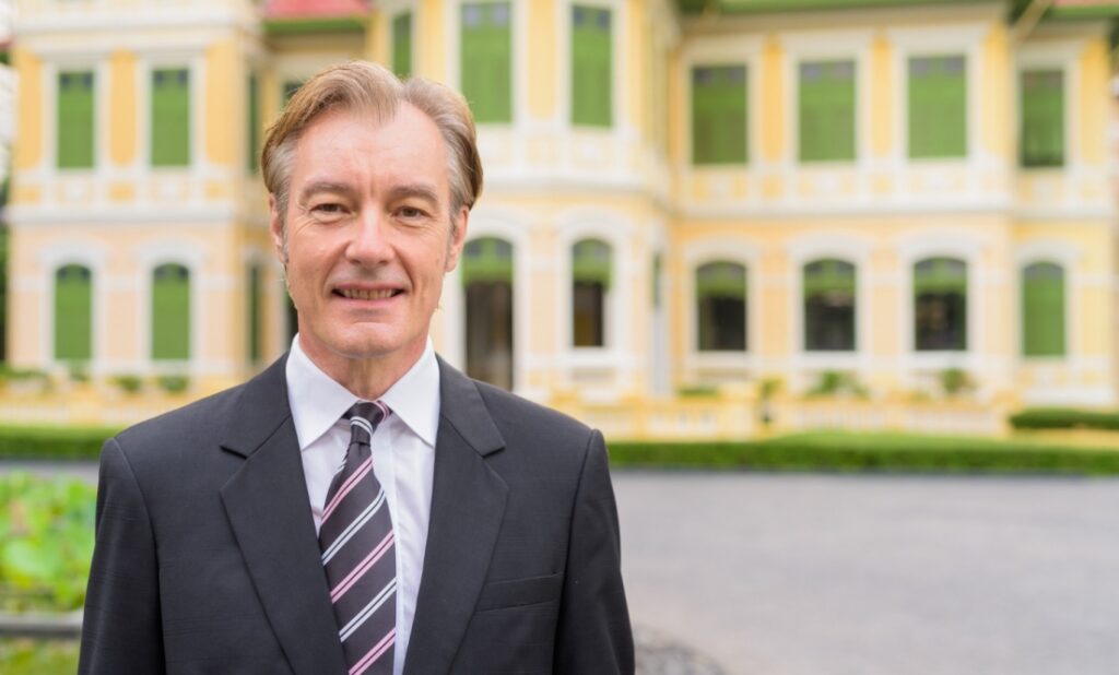 Potencjalny burmistrz Wieliczki, Rafał Ślęczka, wykorzystuje Tłusty Czwartek do promocji swoich liderów w okręgach wyborczych