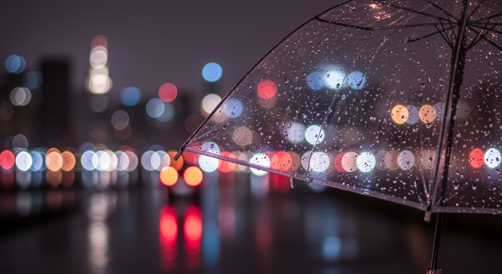 INTENSYWNE OPADY ŚNIEGU I OBLODZENIE – BEZPIECZEŃSTWO NA DROGACH ZAGROŻONE